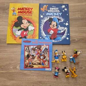 Disney Mickey Mouse Adventures Book Set with Figurines